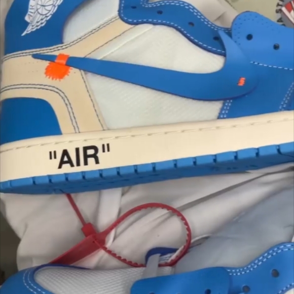 Aj 1 Off-White UNC - Picture 7 of 8